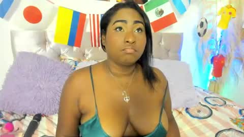 alana_vega69 online show from July 3, 12:33 pm