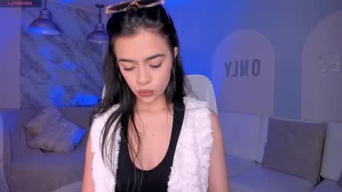 Alana online show from December 1, 12:21 pm