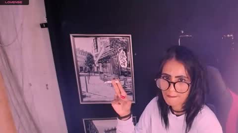 Snapshot of alanadelray chatting on November 1, 8:27 am alanadelray online show from November 1, 8:27 am