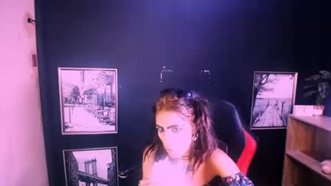 Snapshot of alanadelray chatting on November 18, 6:29 am alanadelray online show from November 18, 6:29 am