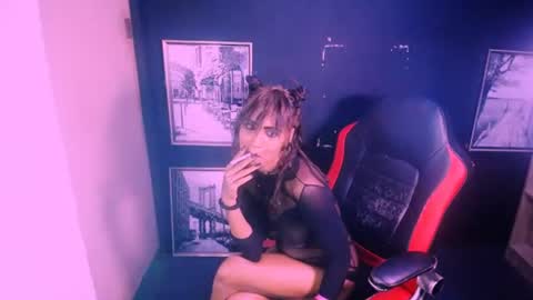 Snapshot of alanadelray chatting on November 27, 7:21 am alanadelray online show from November 27, 7:21 am