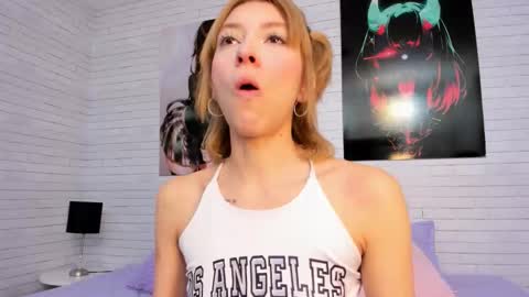 Snapshot of alanahell_ chatting on February 3, 8:58 pm ALANA online show from February 3, 8:58 pm