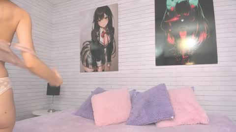 Snapshot of alanahell_ chatting on February 11, 4:01 pm ALANA online show from February 11, 4:01 pm