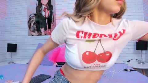 Snapshot of alanahell_ chatting on February 28, 9:27 pm ALANA online show from February 28, 9:27 pm