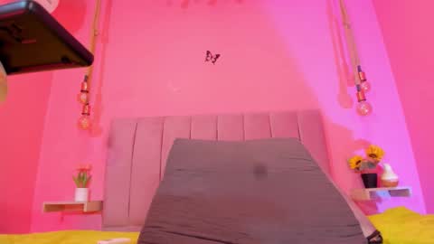 Snapshot of alanarosee___ chatting on October 25, 8:14 pm Alanaa Rosee  online show from October 25, 8:14 pm