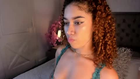 Snapshot of alanaxbrown chatting on June 7, 12:09 pm Tell me Alana online show from June 7, 12:09 pm
