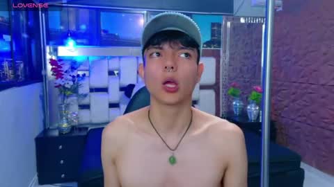 Snapshot of alandelrey57 chatting on December 3, 5:15 am ALAN DEL REY online show from December 3, 5:15 am