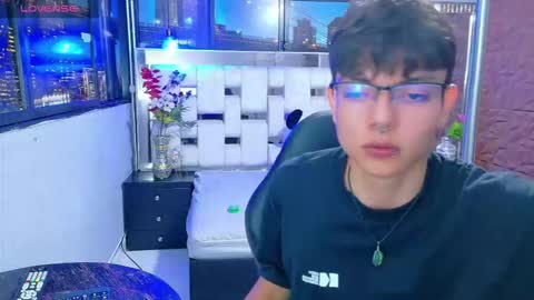 Snapshot of alandelrey57 chatting on December 5, 4:32 am ALAN DEL REY online show from December 5, 4:32 am