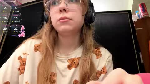 Stella online show from December 22, 1:41 pm