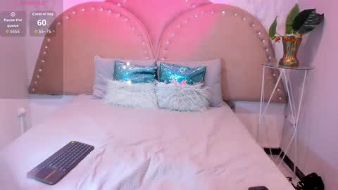 Snapshot of alanna_blaze chatting on November 13, 12:59 pm alanna_blaze online show from November 13, 12:59 pm