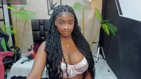 Snapshot of alanna_bonny chatting on May 4, 1:56 am Alanna online show from May 4, 1:56 am