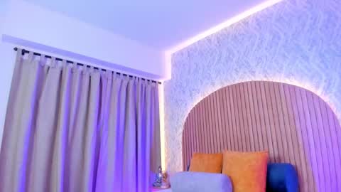 Snapshot of alanna_hank chatting on January 19, 2:47 am Alanna online show from January 19, 2:47 am