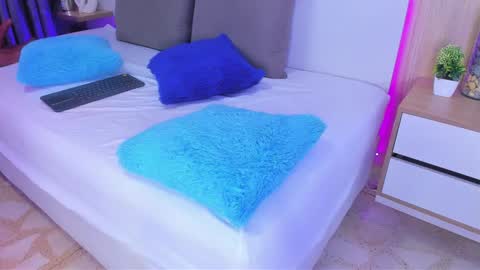 Snapshot of alanna_hank chatting on November 8, 4:34 am Alanna online show from November 8, 4:34 am