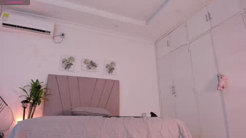 Snapshot of alanna_rosse_ chatting on December 18, 1:15 am Alanna Independent Models onlyfans alanna rosse online show from December 18, 1:15 am