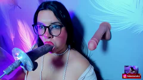 Snapshot of alanna_sloppy chatting on September 11, 6:52 pm alana silver online show from September 11, 6:52 pm