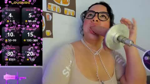 Snapshot of alanna_sloppy chatting on October 1, 4:57 pm alana silver online show from October 1, 4:57 pm