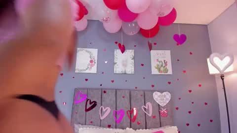 Snapshot of alannajones1 chatting on February 27, 11:32 am Alanna online show from February 27, 11:32 am