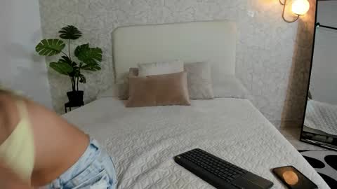 alannarouge online show from February 26, 11:20 am