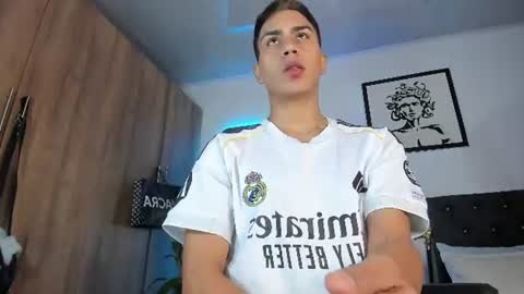 Snapshot of alannaughty_ chatting on June 9, 11:16 pm alannaughty_ online show from June 9, 11:16 pm