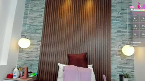 alannavidal online show from September 18, 3:08 am