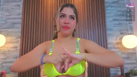 Snapshot of alannavidal chatting on May 22, 3:02 am alannavidal online show from May 22, 3:02 am