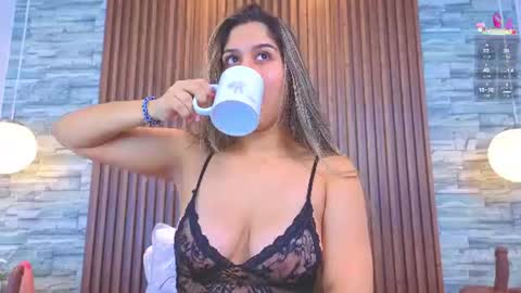Snapshot of alannavidal chatting on July 8, 1:32 am alannavidal online show from July 8, 1:32 am