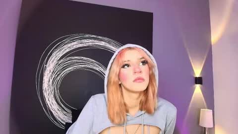Snapshot of alannaviera chatting on May 11, 2:45 pm Alanna online show from May 11, 2:45 pm
