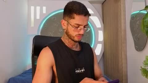 alan online show from April 27, 2:04 pm
