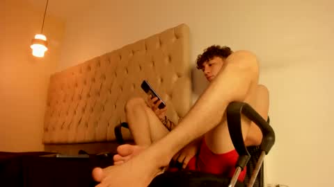 alantrickz365 online show from September 16, 4:46 am