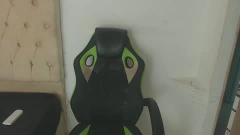 alantrickz365 online show from September 20, 1:50 am