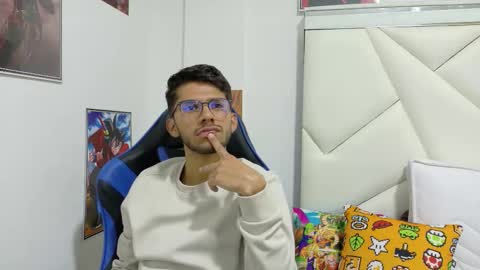 alanvilla_lobo online show from October 8, 12:58 pm