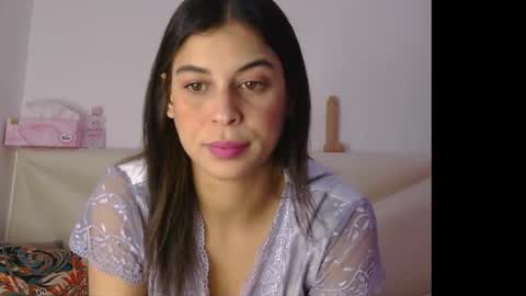 Snapshot of alaouirim25 chatting on April 11, 12:42 pm AllylicArabis online show from April 11, 12:42 pm