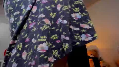 Caro online show from April 22, 1:56 pm