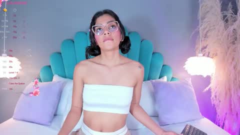 Alassia Hocthner online show from October 7, 12:02 pm