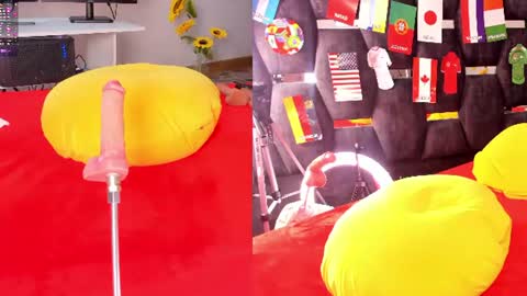 Snapshot of alazsanna1 chatting on June 27, 12:37 am Alazsanna online show from June 27, 12:37 am