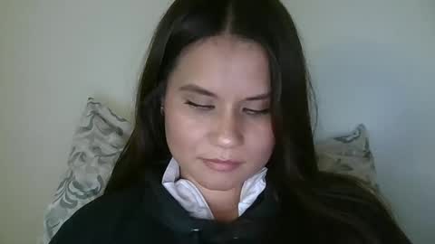 Snapshot of alba_toro535670 chatting on March 11, 9:15 pm alba_toro535670 online show from March 11, 9:15 pm