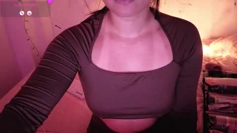 Snapshot of alba_toro535670 chatting on October 17, 12:30 pm alba_toro535670 online show from October 17, 12:30 pm