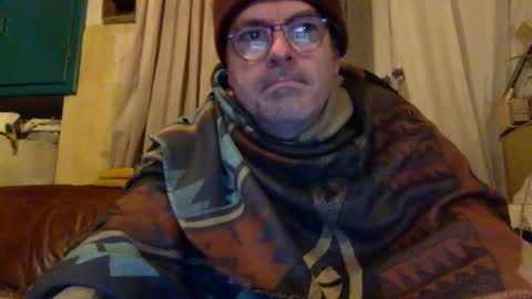 Snapshot of albandant chatting on December 25, 10:27 pm albandant online show from December 25, 10:27 pm