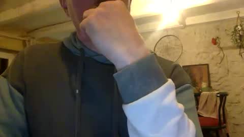 albandant online show from April 1, 7:22 pm