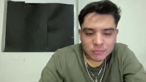 alber753713 online show from June 5, 6:52 am