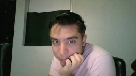 alber753713 online show from June 25, 2:33 am