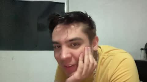 alber753713 online show from June 27, 5:23 am
