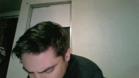 alber753713 online show from July 2, 6:41 am