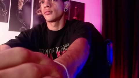 Snapshot of albertbernal69 chatting on November 13, 11:42 am Albert online show from November 13, 11:42 am