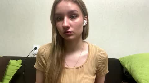 Lina   online show from March 25, 2:34 pm