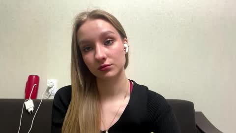 Lina   online show from March 26, 5:40 pm