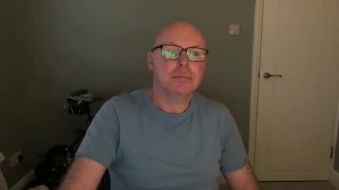 Snapshot of alc300170 chatting on March 10, 7:42 am alc300170 online show from March 10, 7:42 am