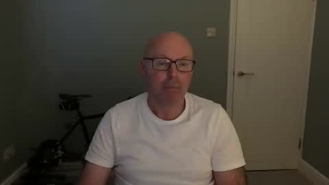 Snapshot of alc300170 chatting on October 8, 6:55 am alc300170 online show from October 8, 6:55 am