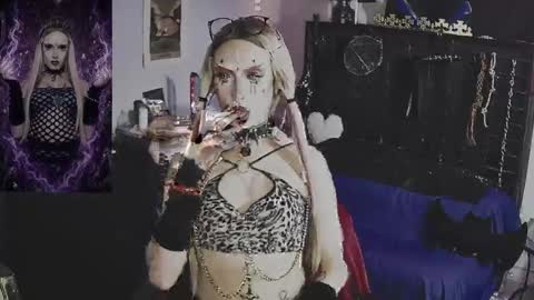 Snapshot of alchemymistic chatting on May 1, 10:58 pm Mistic witch online show from May 1, 10:58 pm