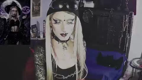 Snapshot of alchemymistic chatting on July 10, 8:18 am Mistic witch online show from July 10, 8:18 am